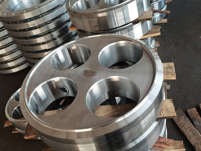 不銹鋼法蘭為什么會微帶磁性？